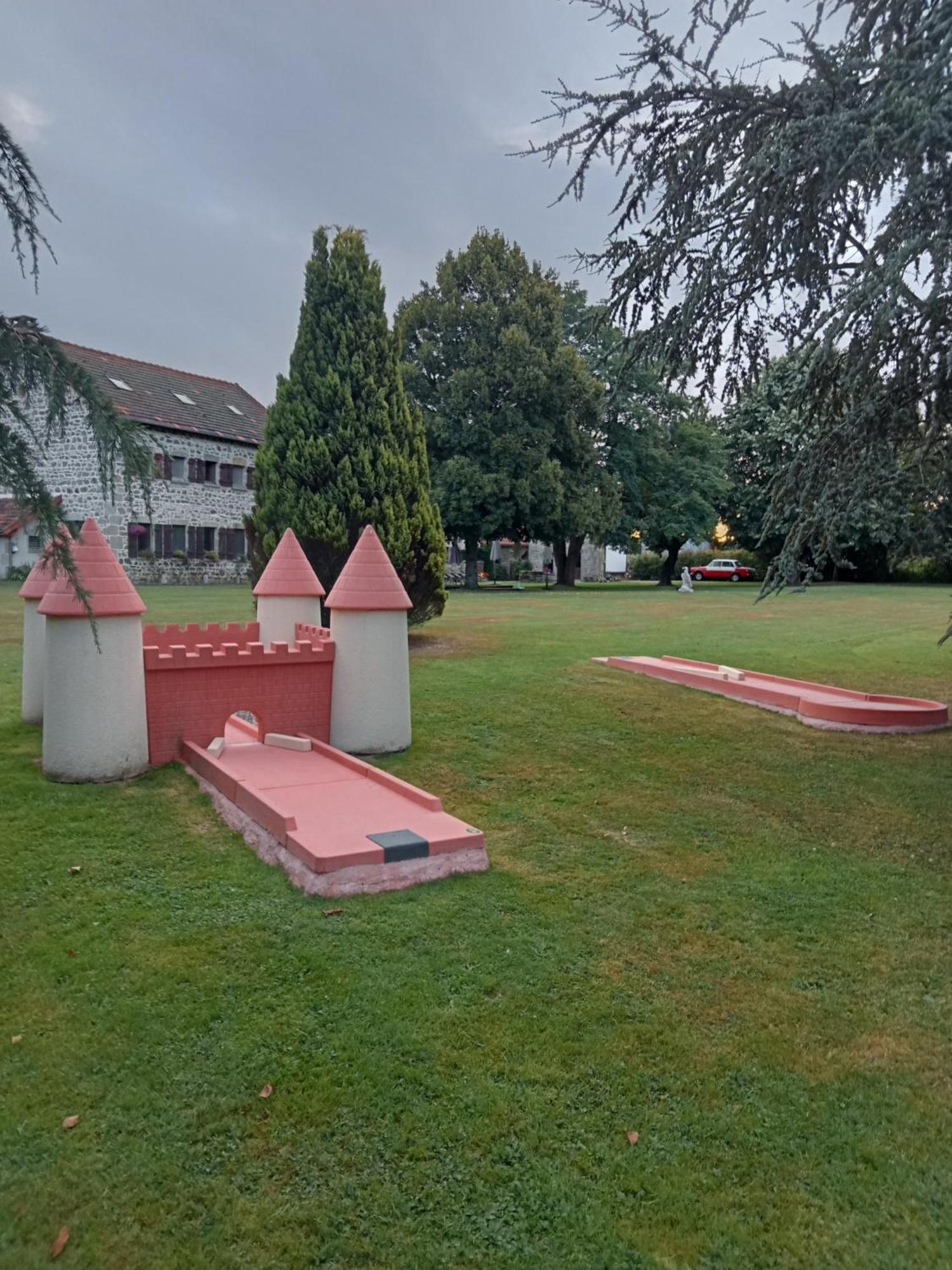 A L'Oree Du Parc Saint-Priest-des-Champs Eksteriør billede