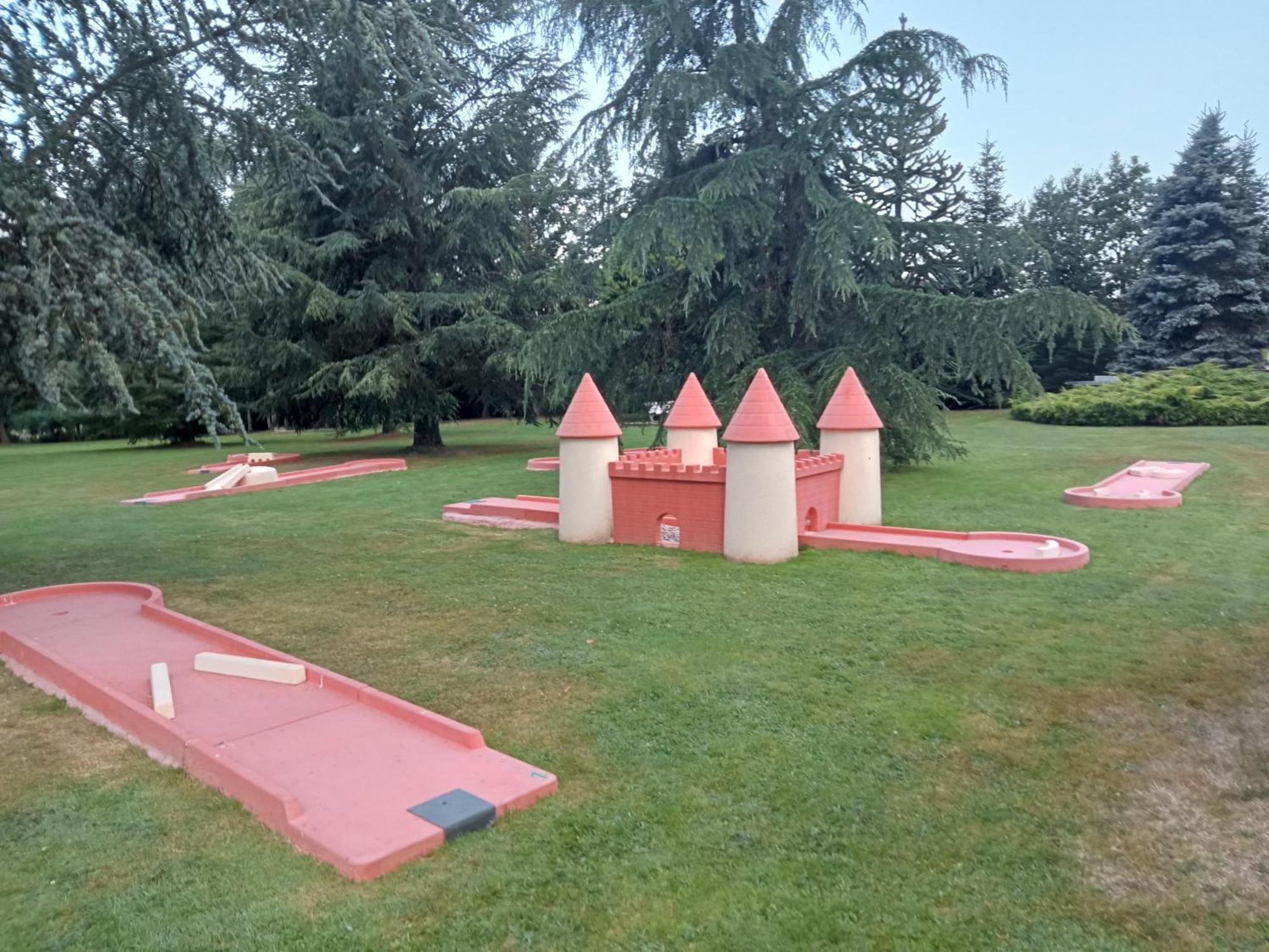 A L'Oree Du Parc Saint-Priest-des-Champs Eksteriør billede