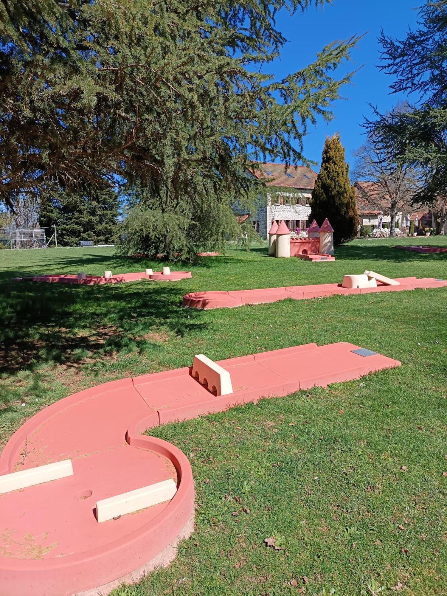 A L'Oree Du Parc Saint-Priest-des-Champs Eksteriør billede
