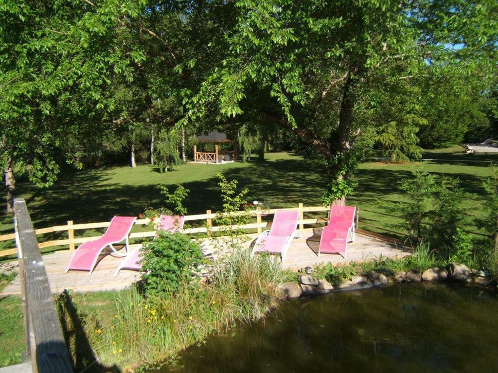 A L'Oree Du Parc Saint-Priest-des-Champs Eksteriør billede